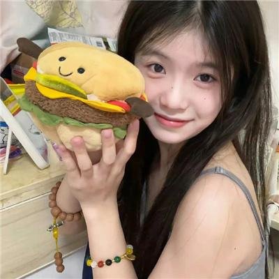 两对鸳鸯一张床